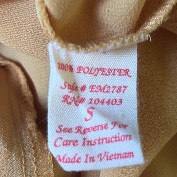 NWT E&M Mustard Yellow Top with Cutout Sleeves Women's V- Neck Blouse Size Small - Picture 6 of 10